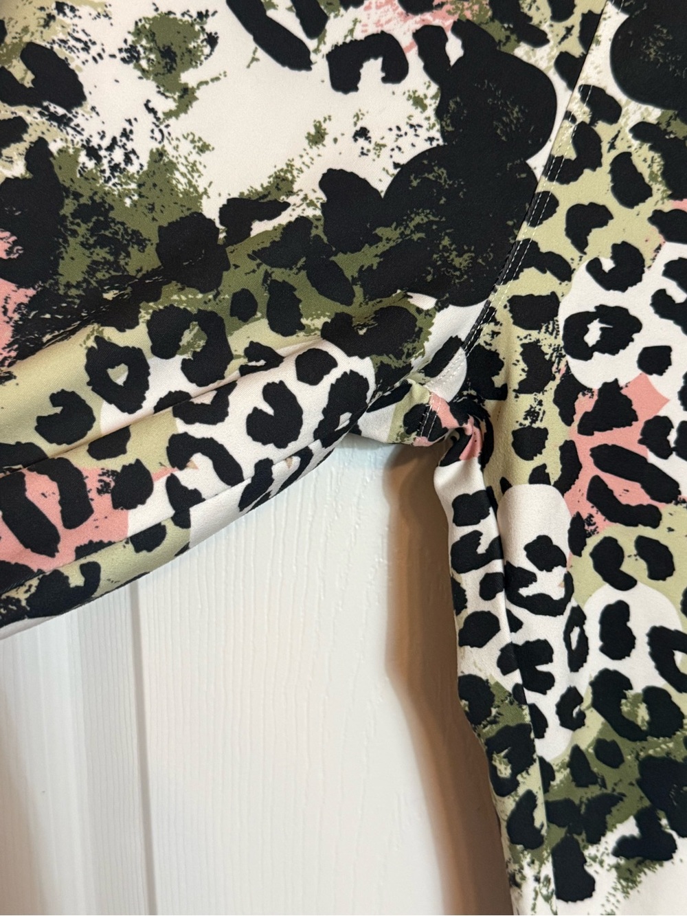 Authentic Disney Parks Wild About Disney Leggings Women Plus Sz 1X - Picture 3 of 4